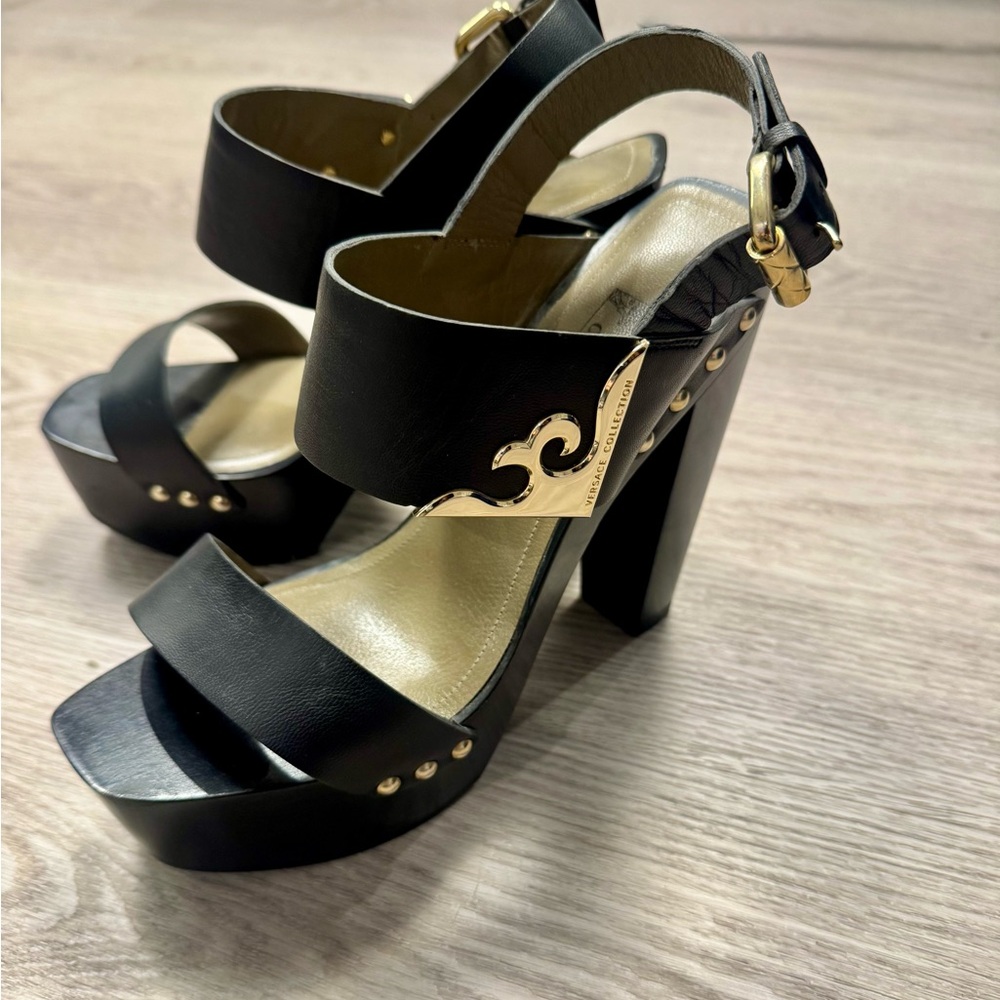 Versace Collection Black Leather Platform Heels Size 39 Gold Hardware